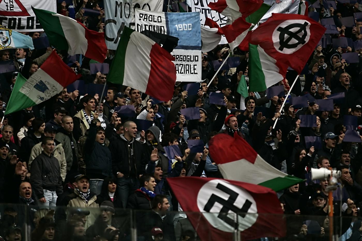 Risultati immagini per Ultras laziali fascisti immagini